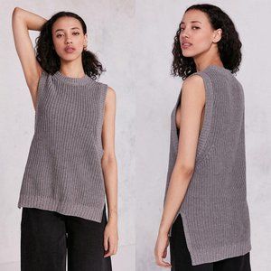 Silence + Noise UO Grey sleeveless knit sweater tank